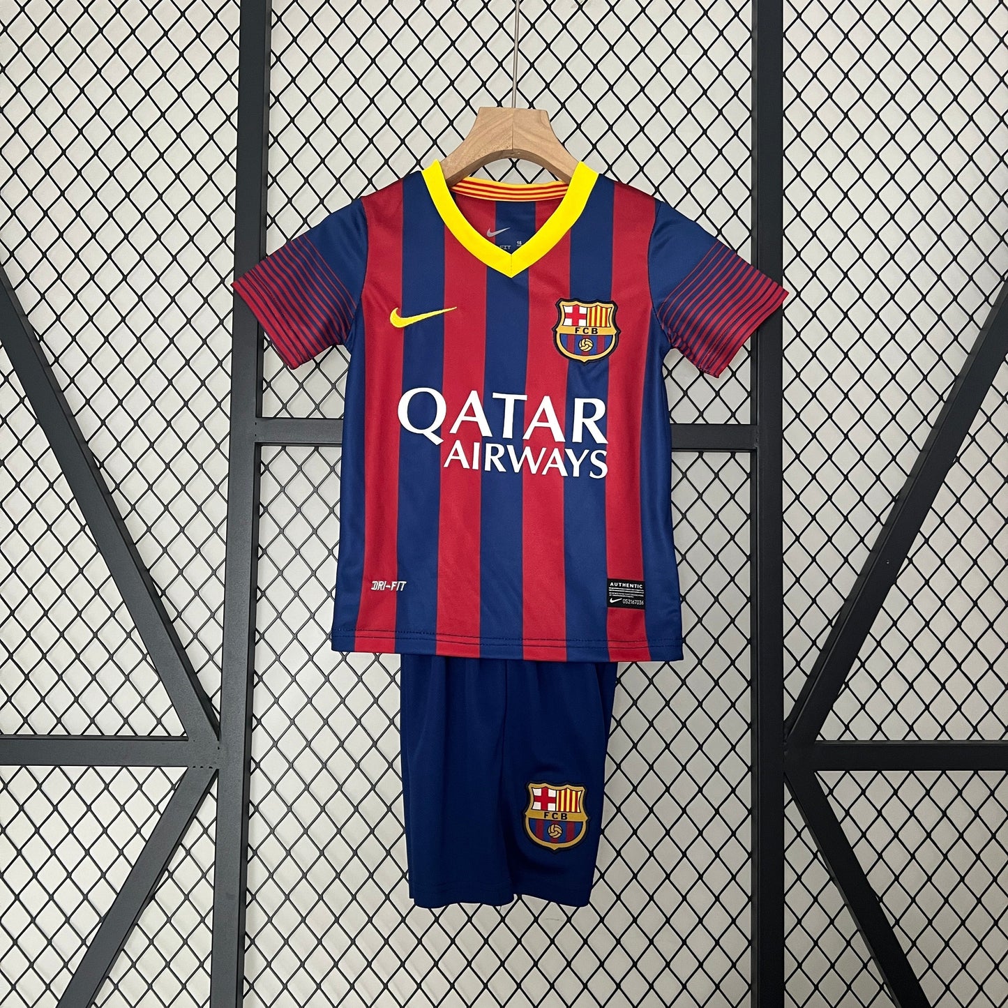 BARCELONA I 13/14 CONJUNTO INFANTIL (RETRO)